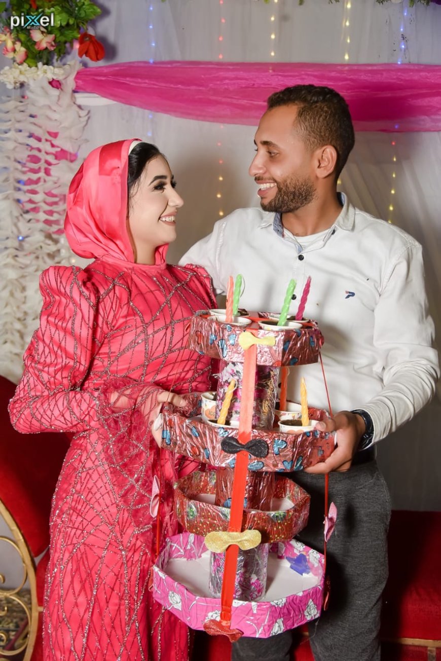 لاستاذ احمد سلما يحتفل بعقد قرأن جله مصطفي وأسرة عمل الجريدة تشارك لفرحه