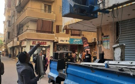 ” رئيس حى المطرية ” يوافق على  طلبات المواطنين لتركيب الانارة.. ودينمو الحى محمد عبدالبيع ينفذ