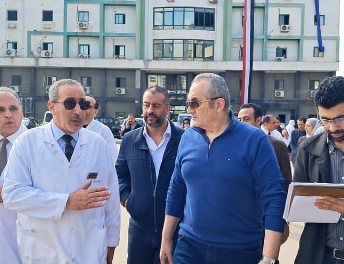 زيارة تفقدية لرئيس الهيئة بمستشفى دمنهور التعليمي البحيرة لتفقد مشريع التطوير الجاية بالمستشفى