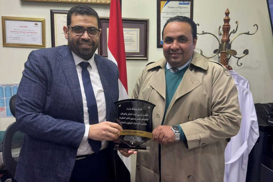 تكريم مدير مستشفى الزيتون التخصصي على جهوه المستمرة اتجاه المرضى