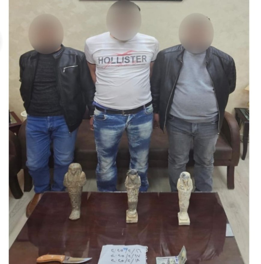 ضبط 3 أشاص بالقاهرة وبحوتهم تماثيل "مقلد" يستخدمونها فى النصب والإحتيال على المواطنين والإستيلاء على أموالهم