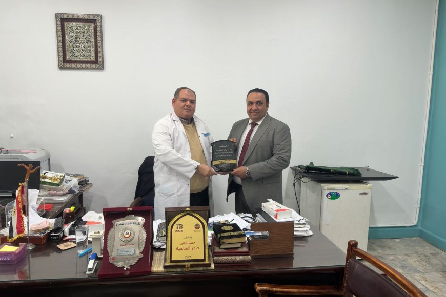 " مصطفى  مكى " يكرم  الطبيب  الإنسان "  الأستاذ الدكتور محمد عيد استشاري الصدر