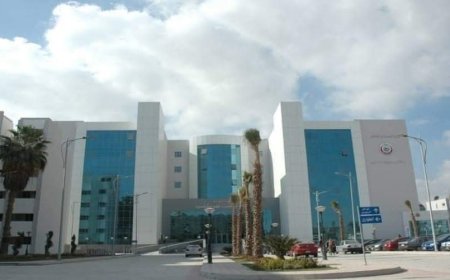 " مستشفى ١٥ مايو " نجاح فريق الجهاز الهضمي في استخراج جسم معدني من معدة فتاة باستخدام المنظار