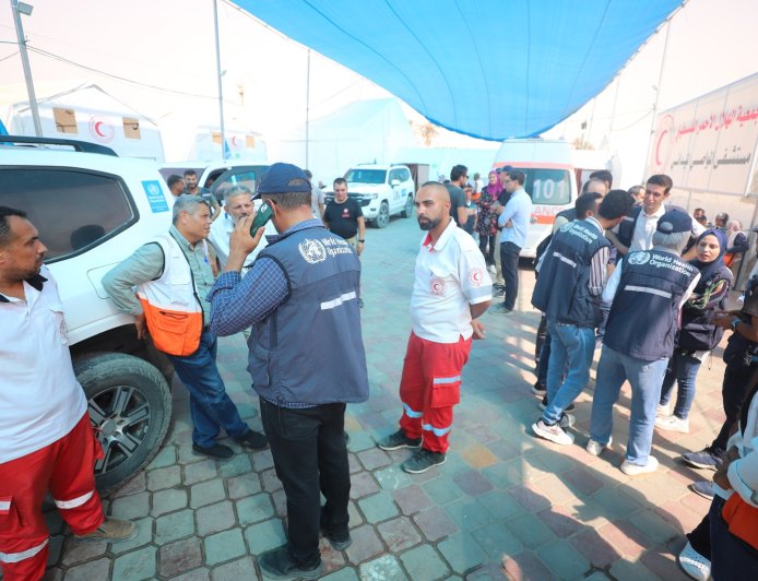 الهلال الأحمر يستضيف 88 مريضًا ومرافقًا ويشارك في إجلائهم إلى الأردن بتنسيق منظمة الصحة العالمية