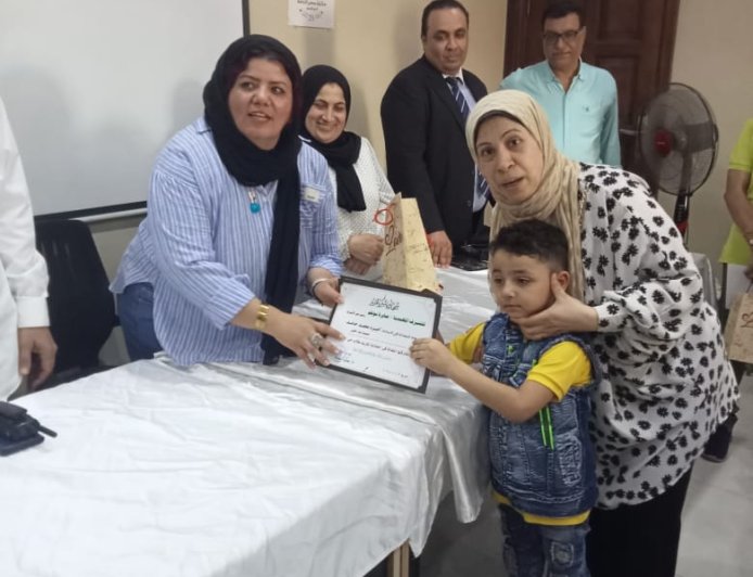 " رئيس حى الاميريه " حفله لتكريم أبناء العاملين الناجحين بجميع الصفوف الدراسيه