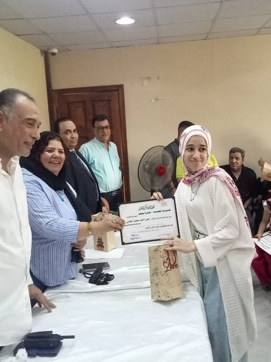 " رئيس حى الاميريه " حفله لتكريم أبناء العاملين الناجحين بجميع الصفوف الدراسيه