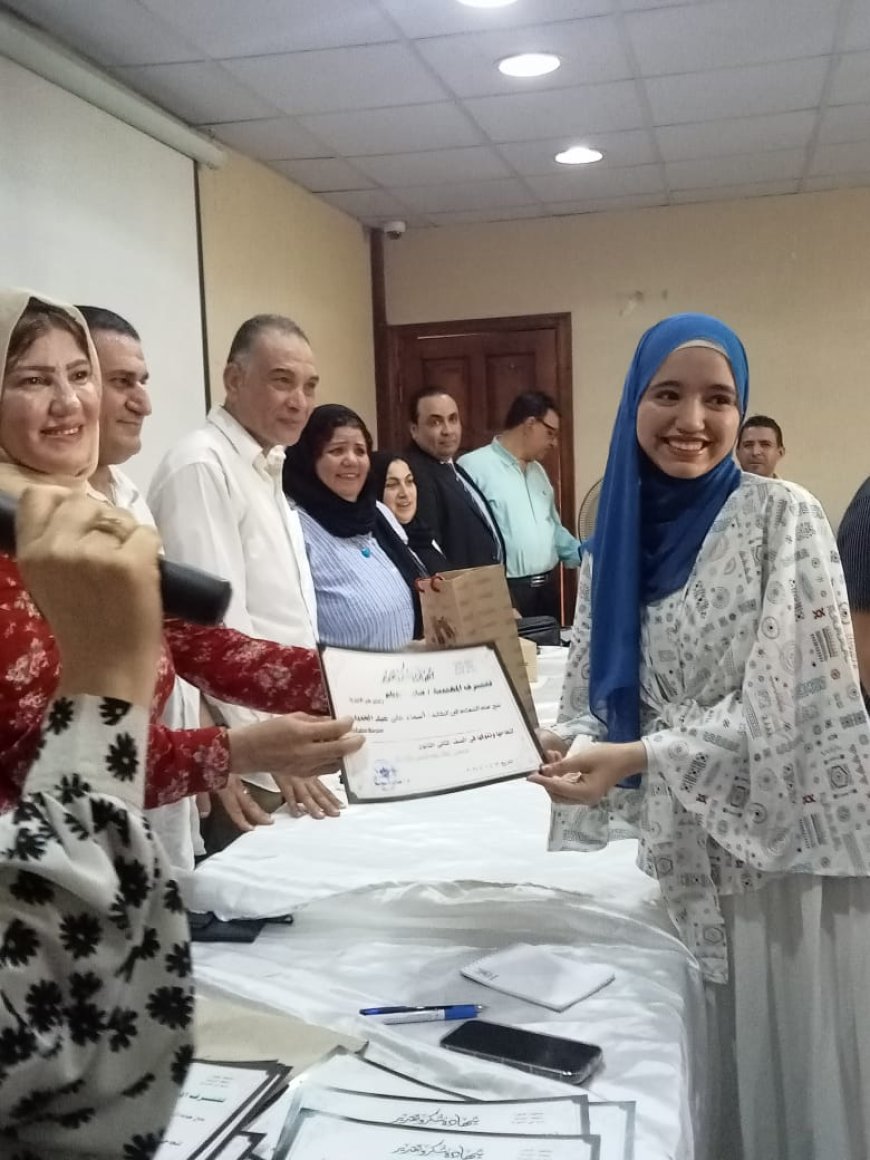 " رئيس حى الاميريه " حفله لتكريم أبناء العاملين الناجحين بجميع الصفوف الدراسيه