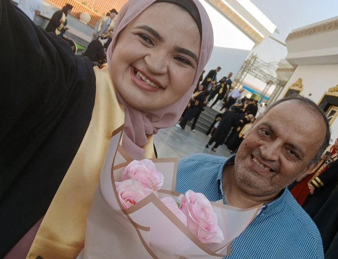 أسرة عمل الجريدة تشارك فرحه حفل تخرج الأستاذة فرح رضا كريمه الأستاذ الدكتور رضا ابراهيم استشاري الصدر