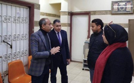 جولة مفاجئة لتعزيز جودة الخدمة.. مدير فرع القاهرة للتأمين الصحي يتفقد عيادات المنطقة الرابعة ويؤكد: لا تهاون في حق المريض