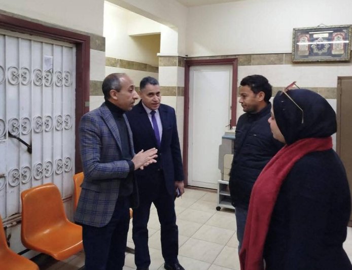 جولة مفاجئة لتعزيز جودة الخدمة.. مدير فرع القاهرة للتأمين الصحي يتفقد عيادات المنطقة الرابعة ويؤكد: لا تهاون في حق المريض