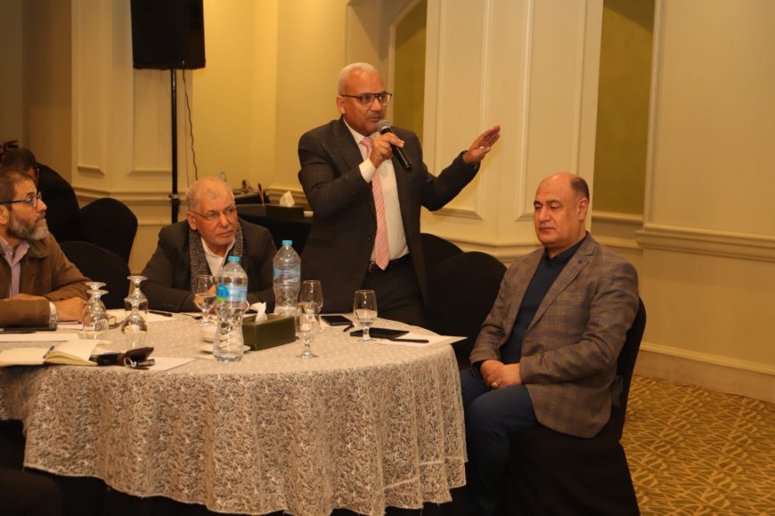 تسليم عقود عمل لذوي همم ..وقافلة طبية للكشف على العمال