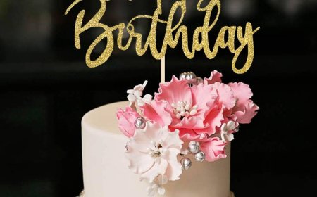 الدكتور مصفى عسر المشهور .. لكاتب الصحفى مصطي مكى يشاركون سهير طيفور سيدة الأعال بعيد ميلادها