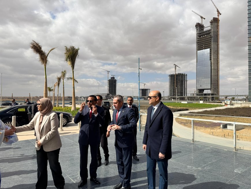كامل إدريس: نتطلع للاستفادة من التجربة المصرية في إنشاء المدن الجديدة