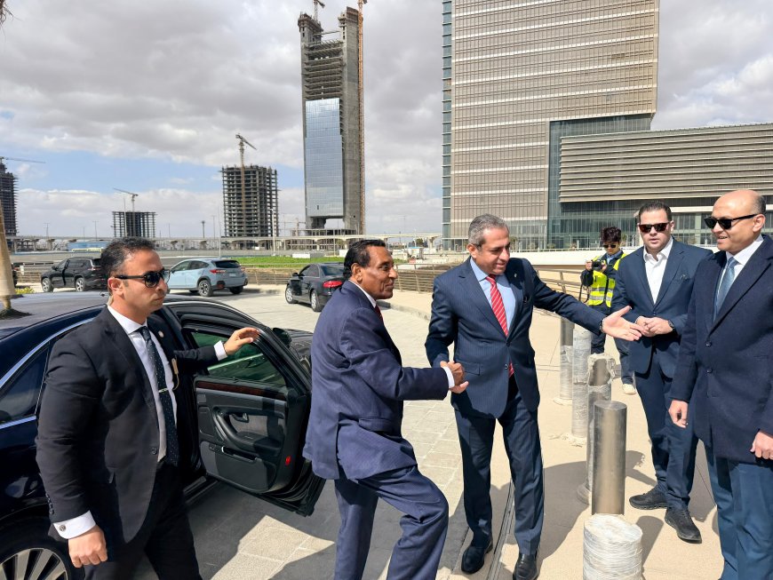 كامل إدريس: نتطلع للاستفادة من التجربة المصرية في إنشاء المدن الجديدة