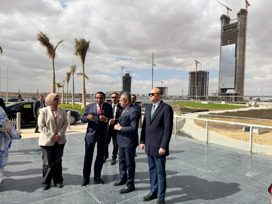 كامل إدريس: نتطلع للاستفادة من التجربة المصرية في إنشاء المدن الجديدة