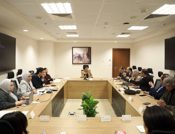 نائب وزير الصحة تعقد اجتماعًا مع اللجنة القومية لتأمين وسائل تنظيم الأسرة لتعزيز الإتاحة وزيادة معدلات الاستخدام