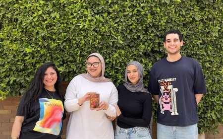 طلاب أداب اسباني جامعة القاهرة يقدمون فكرة جديدة لمشروع التخرج "لعبة بثلاثة لغات " " تفاصيل "