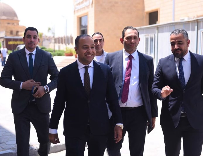 تنفيذاً لتوجيهات المهندسة راندة المنشاوي.. تنفيذ 7 قرعات علنية لتسكين المواطنين الذين تم توفيق أوضاعهم على مدار يومين بمدينة العبور الجديدة