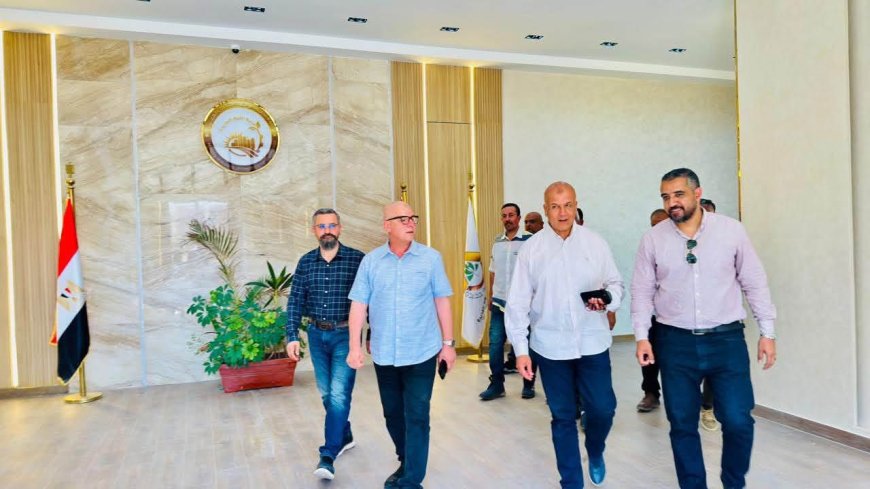 نائب وزيرة الإسكان للمرافق ونائب رئيس الهيئة لقطاع المرافق في زيارة تققدية لمشروعات البنية التحتية بمدينة العبور الجديدة
