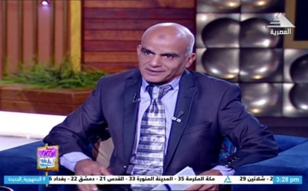 لم يكتفِ بأن يصل إلى الدكتوراه.. اختار أن يجعل من رحلته العلمية جسرًا يعبر عليه طلابه نحو مستقبل أوسع