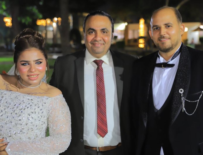 مصطفى مكي: خالص التهاني للعروسين وعائلات آل جلال وآل هاشم.. ونتمنى لهما حياة زوجية سعيدة